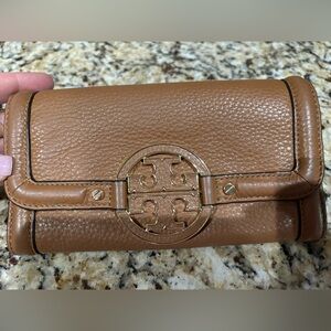 Tory Burch Amanda Continental Wallet, Tan